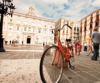 Barcelona på cykel med tapas och sightseeing